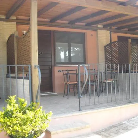 Paradisoincollina Ss Фермерский дом