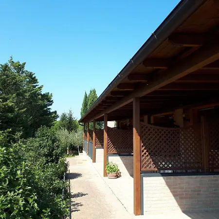 Paradisoincollina Ss Фермерский дом *