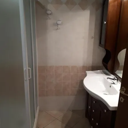 Paradisoincollina Ss