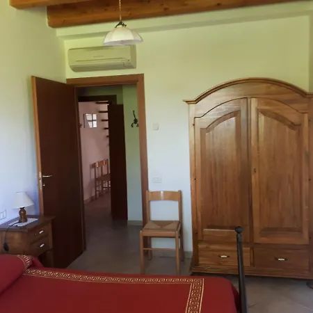 Paradisoincollina ss